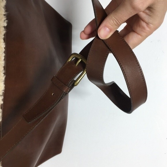 Jennifer Graham Sherpa Lined Leather Shoulder Bag - Picture 11 of 16